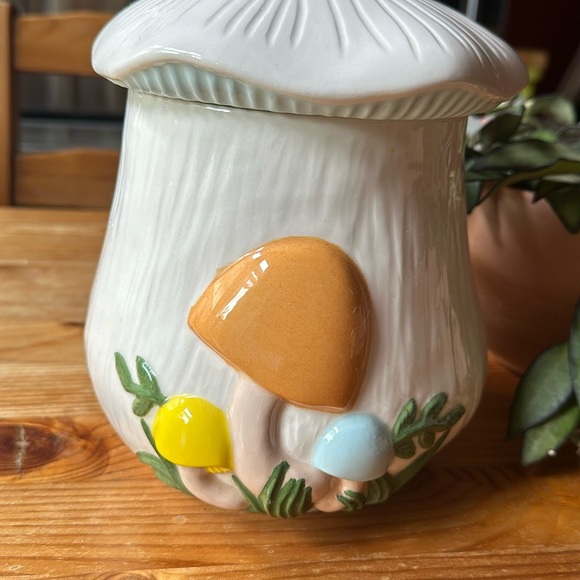 Vintage Mushroom Ceramic Canister - Picture 2 of 12